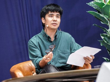 Ocean Vuong shares his experience with the audience
