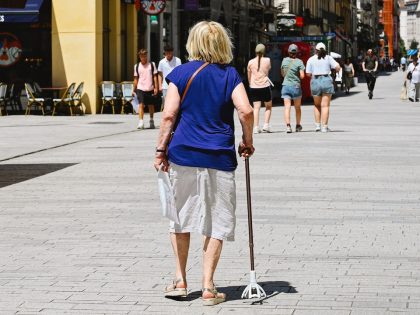 FRANCE-HEATWAVE-HOT-TEMPERATURE-LYON