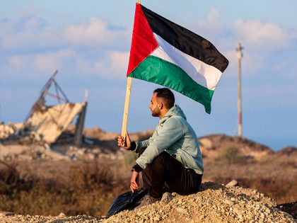 TOPSHOT-PALESTINIAN-ISRAEL-CONFLICT-DISPLACED