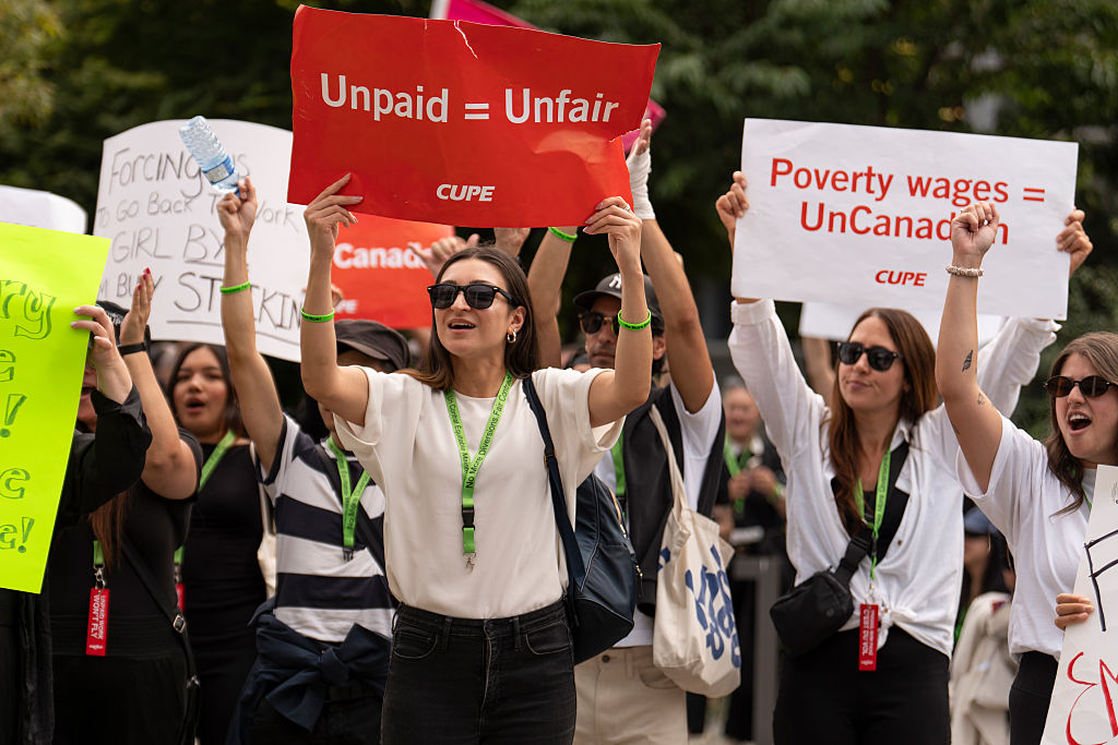 Air Canada Delays Resuming Flights As Strikers Defy Stop Order