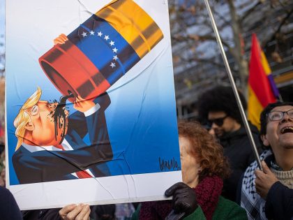Madrid: Pro-Nicolás Maduro Demonstration At The US Embassy