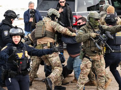 US-IMMIGRATION-ICE-SHOOTING
