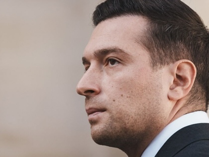 Close up portrait of Jordan Bardella, president of the National Rally, speaking to the press in Paris, France, on September 18, 2026.