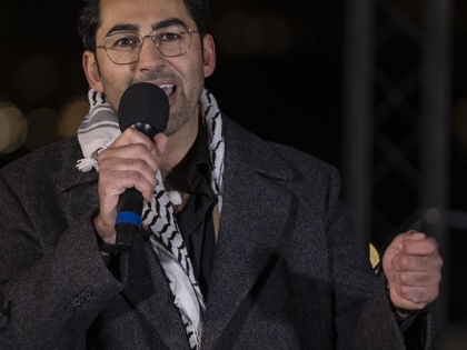 Mohsen Mahdawi speaks at the National Mall in Washington, DC.