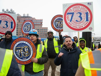 Governor Hochul Meets Construction Workers As Trump Says Government Won't Pay for NJ-NY Tunnel 'Cost Overruns'