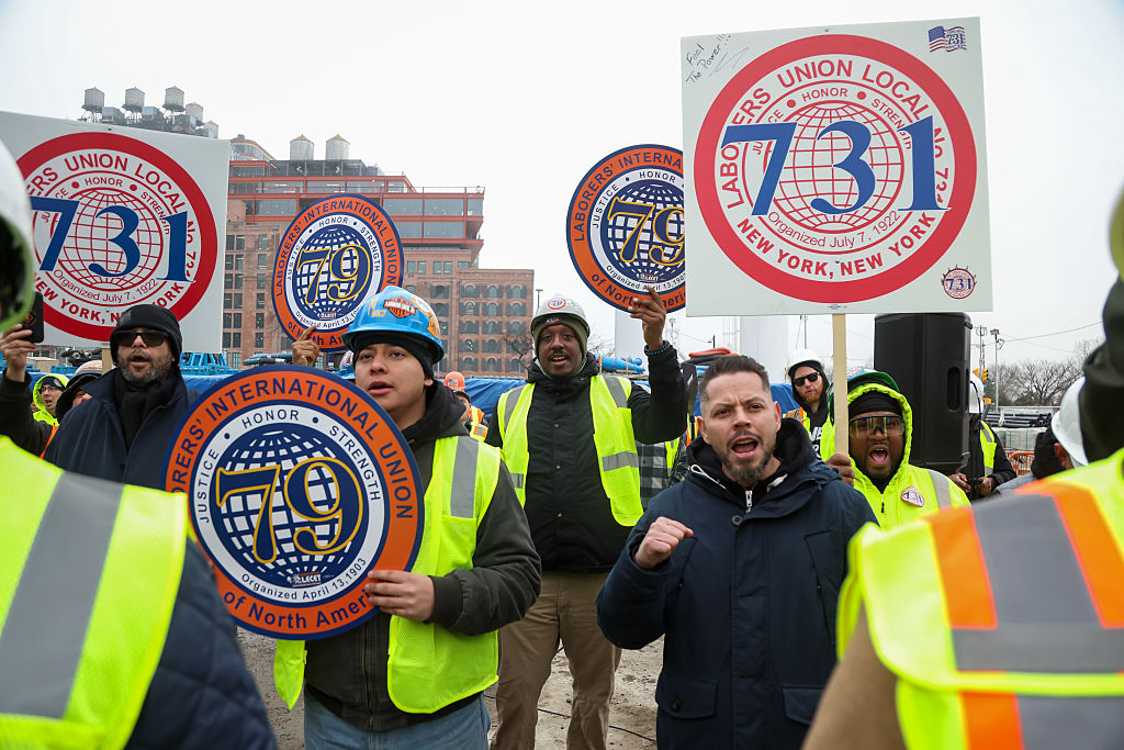 Governor Hochul Meets Construction Workers As Trump Says Government Won't Pay for NJ-NY Tunnel 'Cost Overruns'