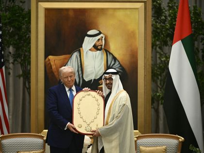 TOPSHOT-UAE-US-DIPLOMACY-TRUMP
