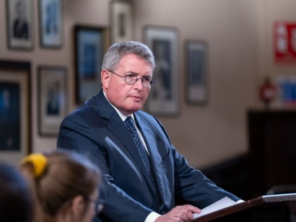 Leonard Leo speaks at the Cambridge Union on March 11, 2025.