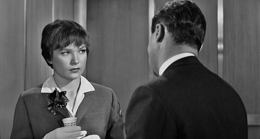 A still from the film The Apartment