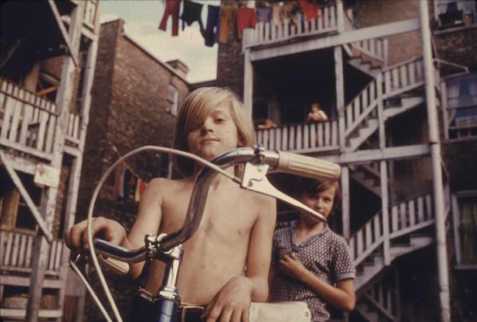 Hillbilly kids in Uptown, Chicago, 1974.