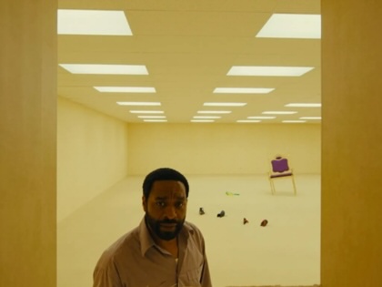 A still of Chiwetel Ejiofor in Backrooms.