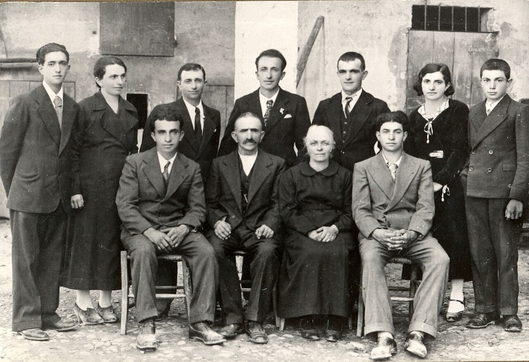 Alcide Cervi with his family, including his seven sons who were killed by Italian Fascists.