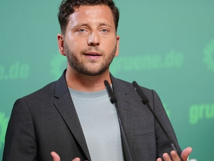 Felix Banaszak, party chairman of Alliance 90/The Greens, speaks at a press conference following his party’s committee meetings at the Greens’ party headquarters.