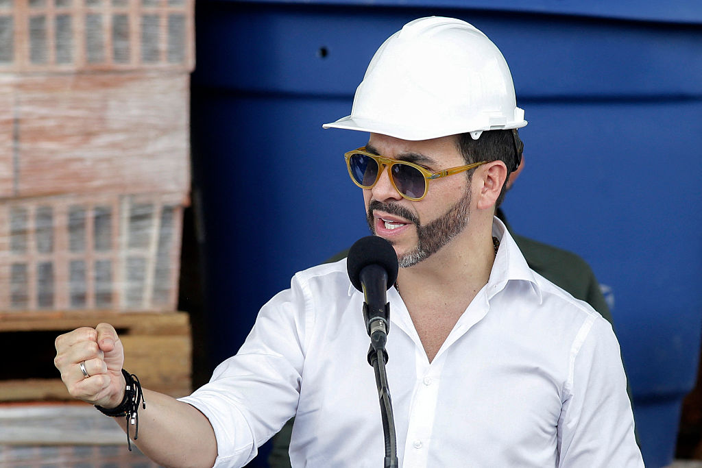 Colombia's President Abelardo de la Espriella delivers a speech in Buenaventura, Colombia, on August 24, 2026, two weeks after a 7.4-magnitude earthquake struck the region. 