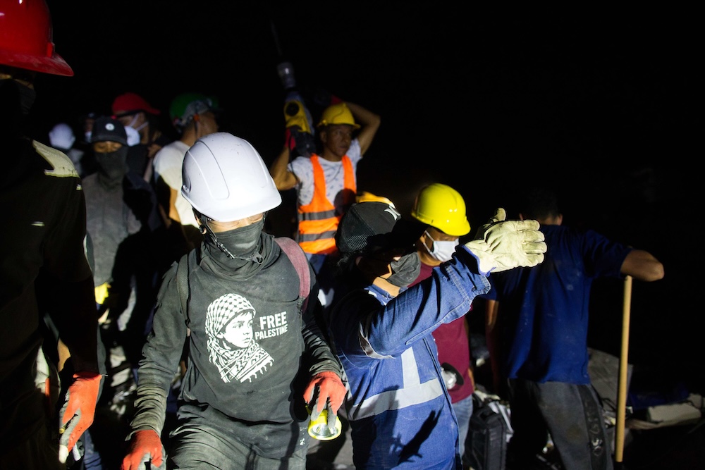 Relief workers on the Pacific coast of Colombia