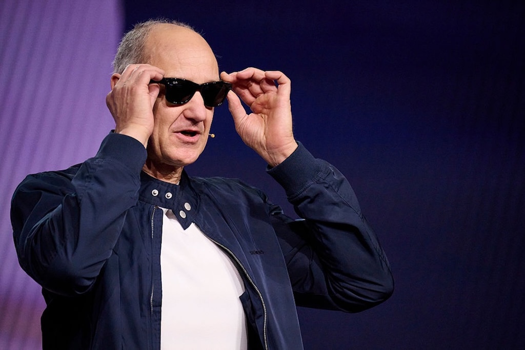Roland Busch, director ejecutivo de Siemens AG, lleva puestas unas gafas inteligentes Meta Ray-Ban AI durante el evento CES 2026 en Las Vegas, Nevada, el martes 6 de enero de 2026.
