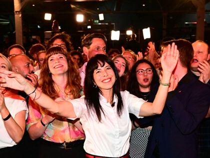 Elif Eralp (Die Linke), the party’s lead candidate and deputy chair of the Left Party caucus (M), waits with supporters and party members at a Berlin Left Party election party in the Kreuzberg Ballroom for the projected results of the House of Representatives election on Sunday, September 20, 2026.